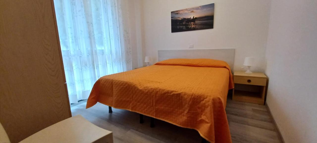 Casa Bivi - Apartments With 1 And 2 Bedrooms - Click Here For More Availabilities Lignano Sabbiadoro Exterior photo