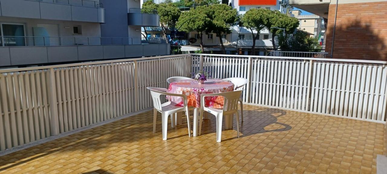 Casa Bivi - Apartments With 1 And 2 Bedrooms - Click Here For More Availabilities Lignano Sabbiadoro Exterior photo