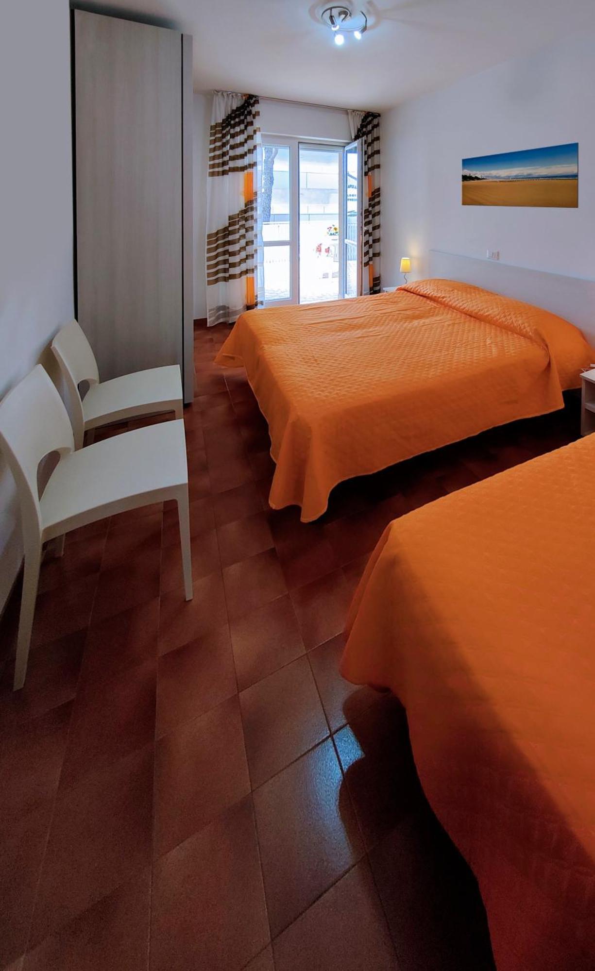Casa Bivi - Apartments With 1 And 2 Bedrooms - Click Here For More Availabilities Lignano Sabbiadoro Exterior photo