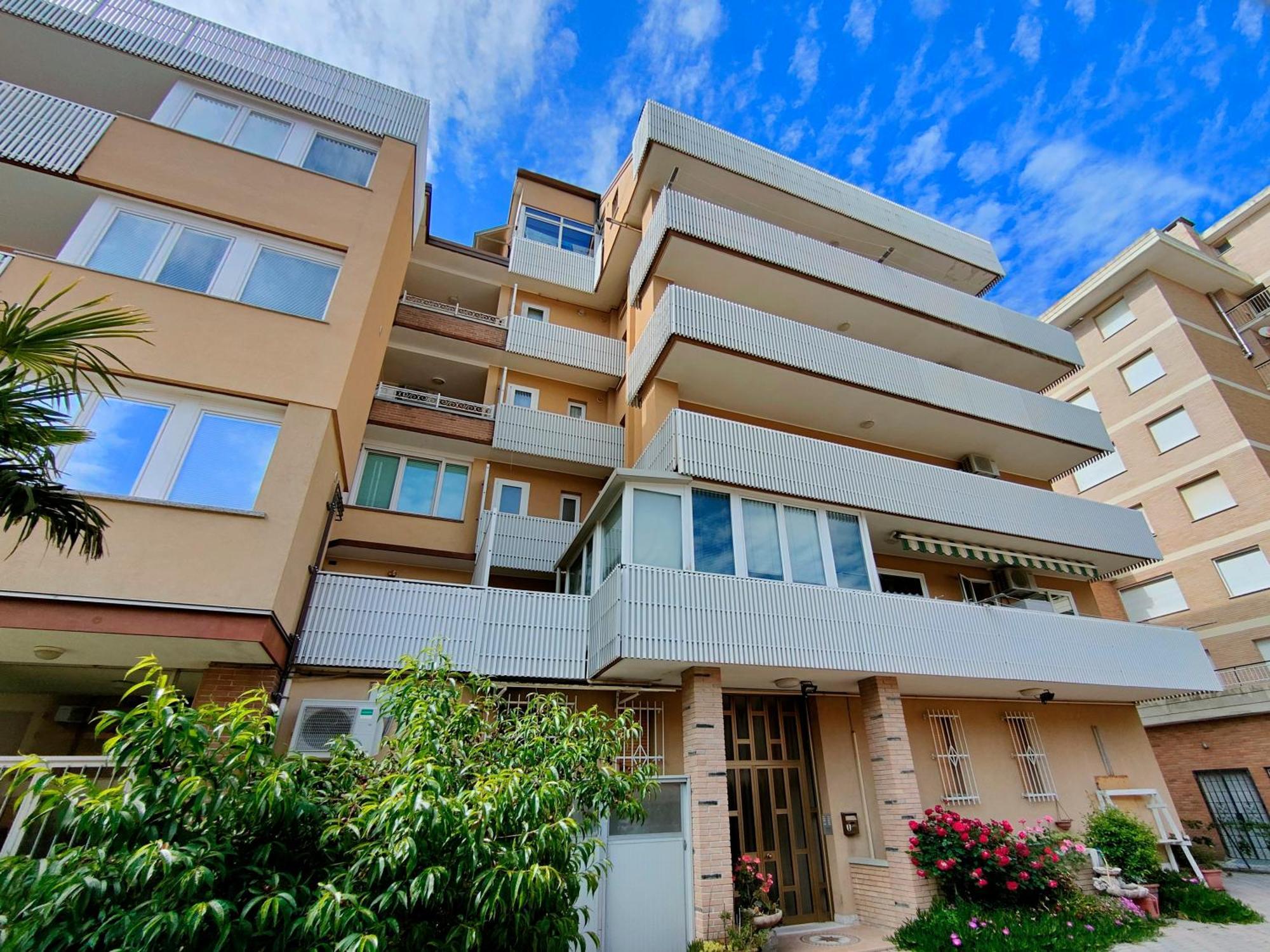 Casa Bivi - Apartments With 1 And 2 Bedrooms - Click Here For More Availabilities Lignano Sabbiadoro Exterior photo